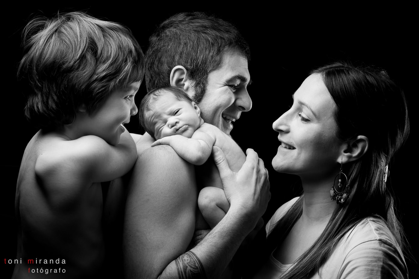 Fotografías de familia con una recién nacida