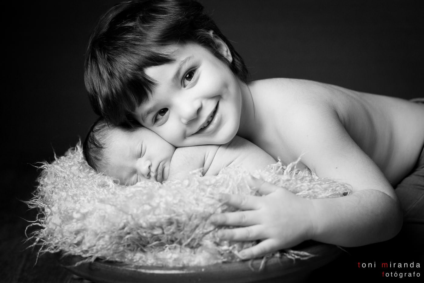 recién nacida con hermano
