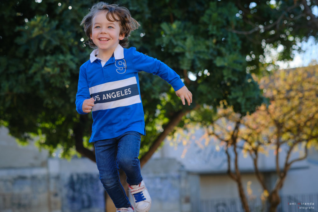 Sesion infantil primaveral en exteriores