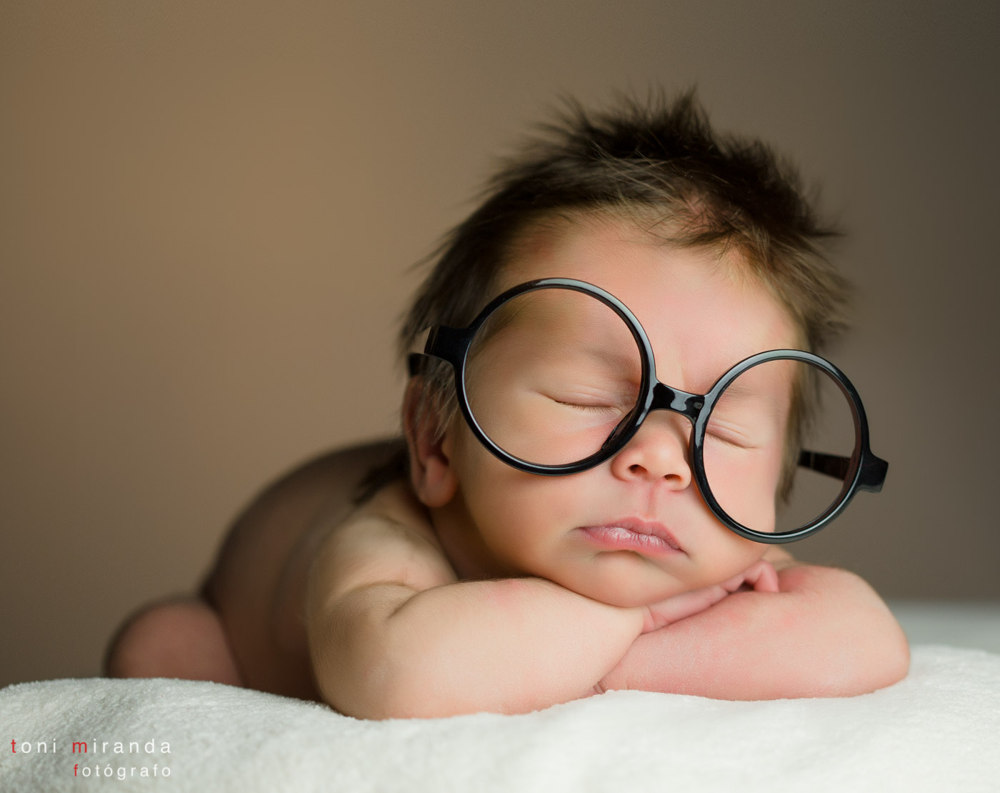 bebé revén nacido durmiendo