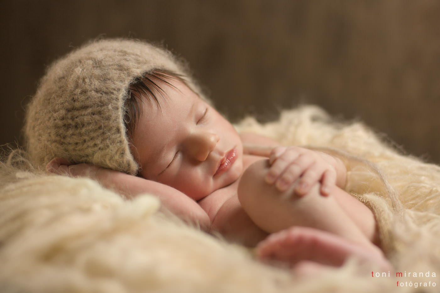 bebe recien nacido en su primera sesion de newborn